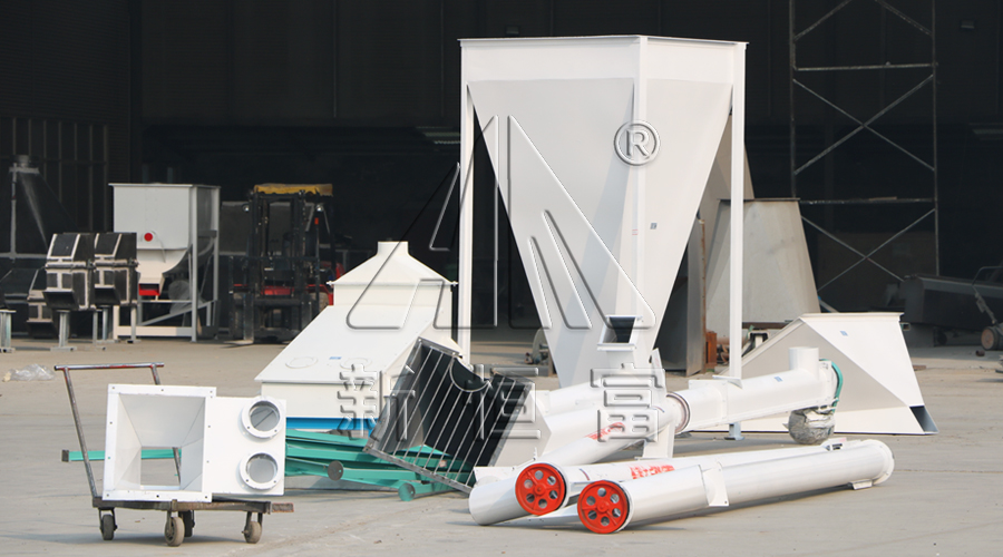 350顆粒飼料成套機組(zǔ)發(fā)貨現場 350顆粒飼料成(chéng)套機組發貨現場